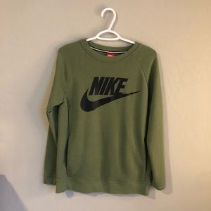 🌵NWOT🌵 Nike sweatshirt with pockets